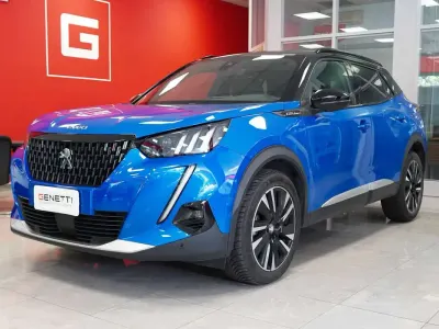 Usata Peugeot 2008 GT-line 131 CV (96 kW) 2020 Blu/azzurro SUV