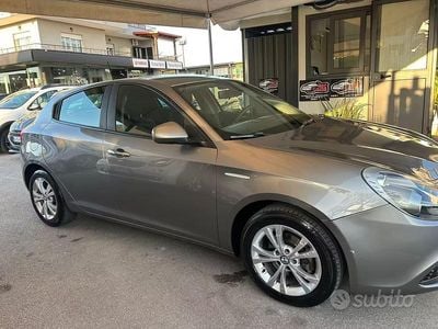 Usata Alfa Romeo Giulietta Exclusive 120 CV (88 kW) 2016 Grigio Utilitaria