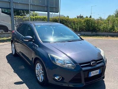 Usata Ford Focus 115 CV (84 kW) 2012 Grigio Berlina