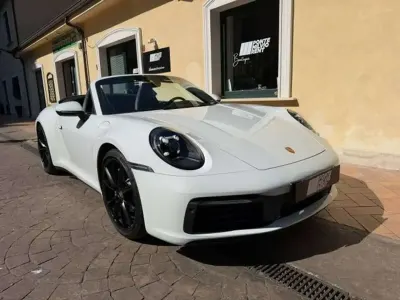 Usata Porsche 911 Carrera Cabriolet 385 CV (283 kW) 2022 Bianco Cabrio