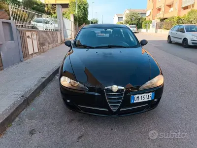 Usata Alfa Romeo 147 120 CV (88 kW) 2007 Nero Utilitaria