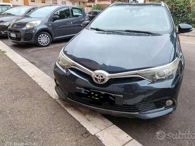 Usata Toyota Auris Touring Sports Business Edition 111 CV (81 kW) 2017 Blu/azzurro Station wagon