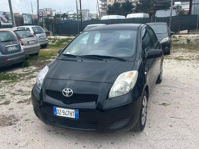Usata Toyota Yaris 67 CV (49 kW) 2009 Blu Utilitaria