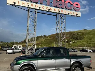 Usata Mitsubishi L200 115 CV (84 kW) 2002 Verde Pick-up