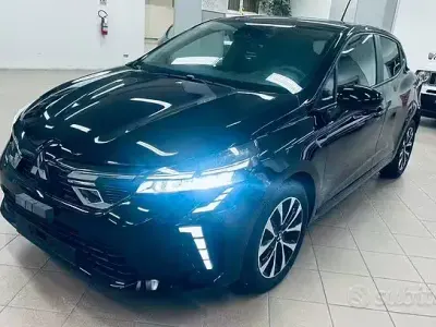 Nuova Mitsubishi Colt Invite 67 CV (49 kW) 2025 Nero Utilitaria