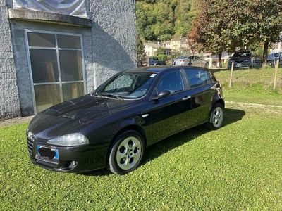 Usata Alfa Romeo 147 120 CV (88 kW) 2009 Nero Utilitaria