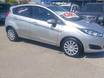 Usata Ford Fiesta Titanium 96 CV (70 kW) 2013 Grigio Berlina