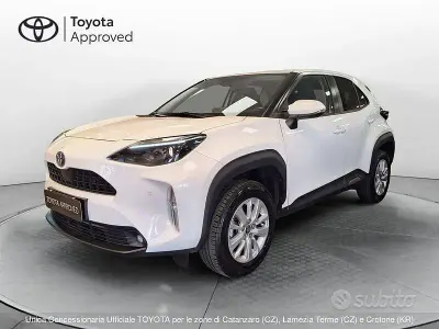 Gebraucht Toyota Yaris Cross Business Edition 115 PS (84 kW) 2023 Weiß SUV