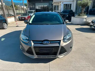 Usata Ford Focus Titanium 116 CV (85 kW) 2013 Grigio Berlina