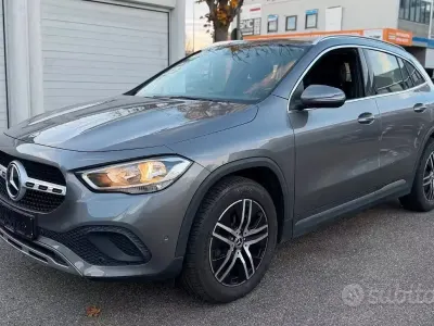 Gebraucht Mercedes GLA200 Premium 150 PS (110 kW) 2022 Grau SUV