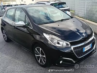 Usata Peugeot 208 75 CV (55 kW) 2017 Nero Utilitaria
