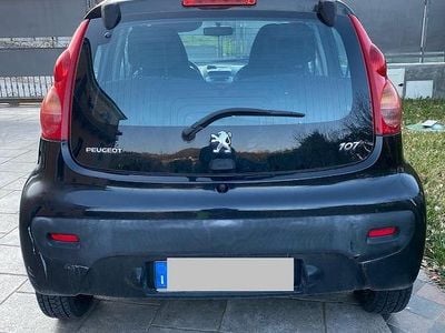 Usata Peugeot 107 2011 Nero Utilitaria