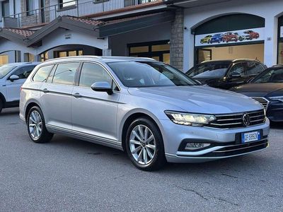Usata VW Passat Executive 150 CV (110 kW) 2021 Reflexsilber metallic Station wagon