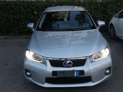 Lexus CT200h