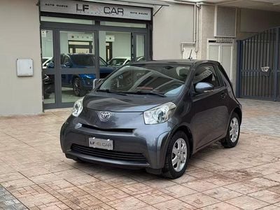 Usata Toyota iQ Active 68 CV (50 kW) 2012 Grigio Utilitaria
