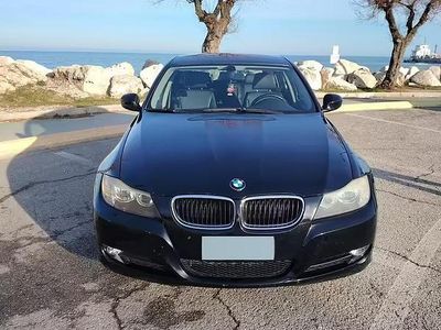 Usata BMW 318 143 CV (105 kW) 2008 Nero Station wagon