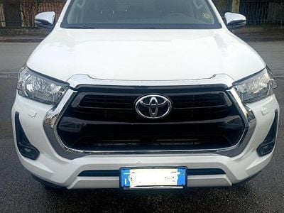 Usata Toyota HiLux 150 CV (110 kW) 2022 Bianco Pick-up