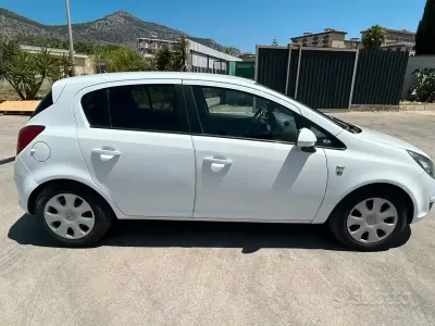 Usata Opel Corsa 80 CV (58 kW) 2010 Bianco Utilitaria