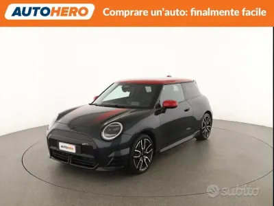 Usata Mini Cooper SE 64 kW (88 CV) 2024 Nero Utilitaria