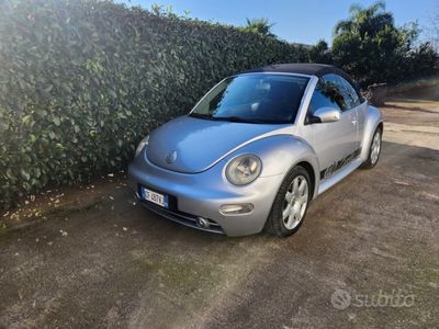 usata VW Beetle 2.0 Cabrio aut.