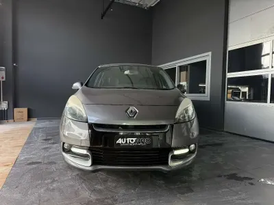 Usata Renault Scénic III XMOD 110 CV (80 kW) 2012 Grigio Monovolume