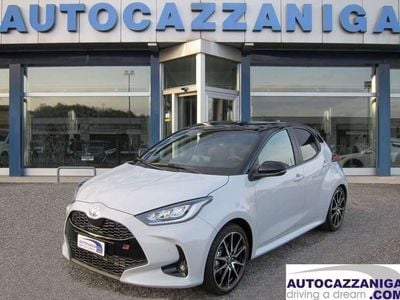 Usata Toyota Yaris Hybrid Lounge 131 CV (96 kW) 2023 Vari colori disponibili Berlina