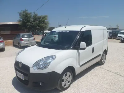 Usata Fiat Doblò 105 CV (77 kW) 2015 Bianco Monovolume