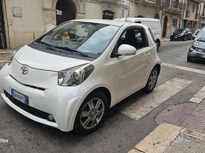 Usata Toyota iQ 68 CV (50 kW) 2009 Bianco Utilitaria