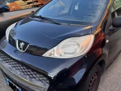Usata Peugeot 107 68 CV (50 kW) 2009 Nero Utilitaria