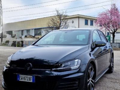 Usata VW Golf VII GTD 184 CV (135 kW) 2014 Grigio Utilitaria