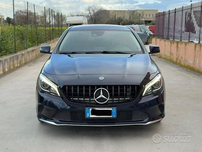 Usata Mercedes CLA200 Premium 135 CV (99 kW) 2017 Blu Station wagon