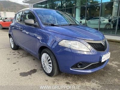 Usata Lancia Ypsilon 69 CV (50 kW) 2018 Blu Utilitaria