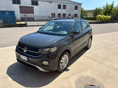 Usata VW T-Cross Style 95 CV (69 kW) 2019 Grigio SUV