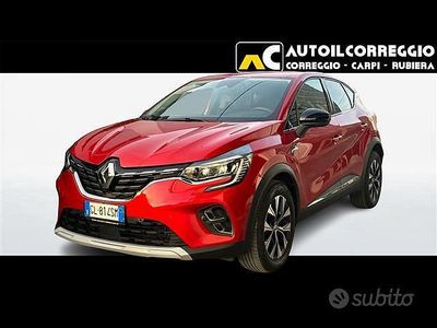 Rosso Usata 2023 Renault Captur Intens SUV | 18.350 € (Buon prezzo)