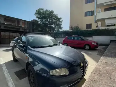 Usata Alfa Romeo 147 116 CV (85 kW) 2004 Bluazzurro Utilitaria