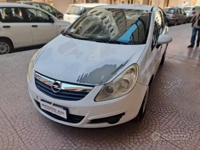 Usata Opel Corsa 75 CV (55 kW) 2008 Bianco Utilitaria