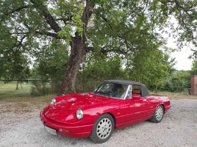 Usata Alfa Romeo Spider 106 CV (77 kW) 1991 Rosso Cabrio