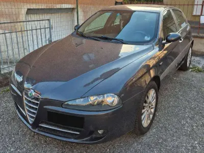 Usata Alfa Romeo 147 Progression 105 CV (77 kW) 2008 Grigio Utilitaria