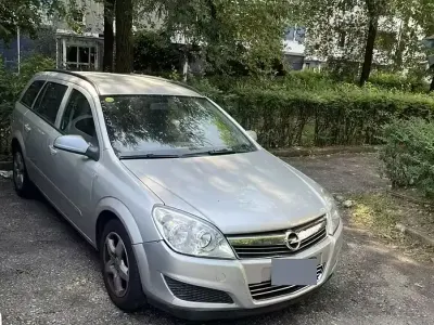 Usata Opel Astra 90 CV (66 kW) 2008 Grigio Station wagon