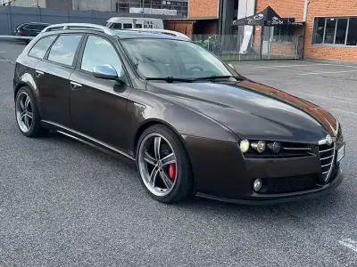 Usata Alfa Romeo 159 Exclusive 260 CV (191 kW) 2008 Marrone Station wagon