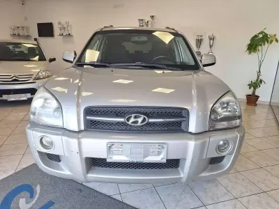 Usata Hyundai Tucson Active 141 CV (103 kW) 2007 Argento SUV