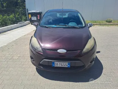 Usata Ford Fiesta 97 CV (71 kW) 2009 Viola Berlina
