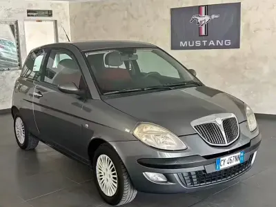 Usata Lancia Ypsilon 60 CV (44 kW) 2006 Grigio Utilitaria