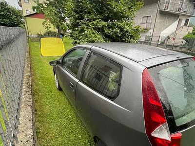 Usata Fiat Punto 60 CV (44 kW) 2004 Grigio Utilitaria