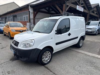Usata Fiat Doblò Active 103 CV (75 kW) 2009 Bianco Monovolume