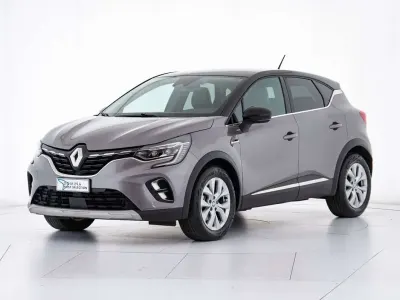 Usata Renault Captur Intens 143 CV (105 kW) 2022 Grigio SUV