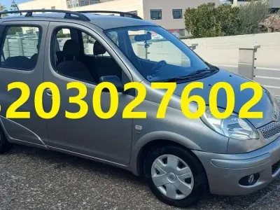 Usata Toyota Yaris Verso 84 CV (61 kW) 2003 Grigio Monovolume