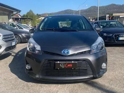 Brugt Toyota Yaris Hybrid Style 75 HK (55 kW) 2014 Sedan