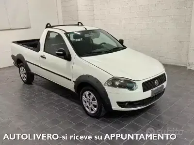 Usata Fiat Strada 95 CV (69 kW) 2012 Bianco