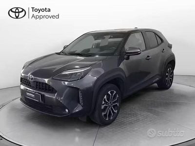 Usata Toyota Yaris Cross Trend 116 CV (85 kW) 2023 Grigio scuro SUV